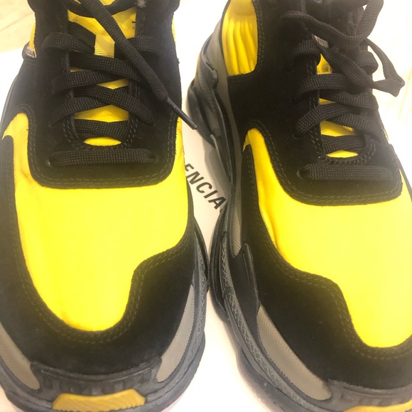 00% Authentic Balenciaga Triple S - Picture 5 of 8